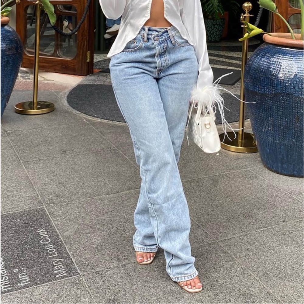 Women’s light wash jeans.
